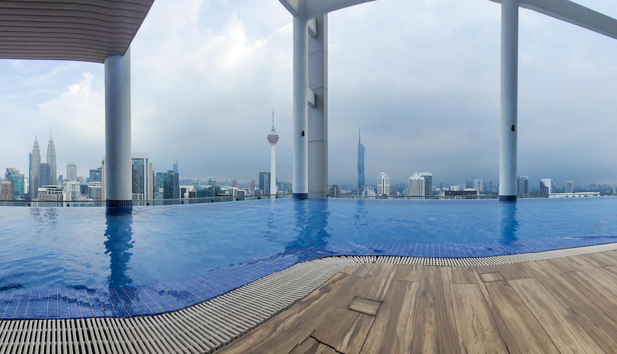 Pangsapuri C17b Modern Balcony Infinity Pool Klcc View *
